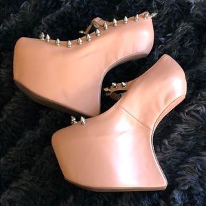 Jeffrey Campbell